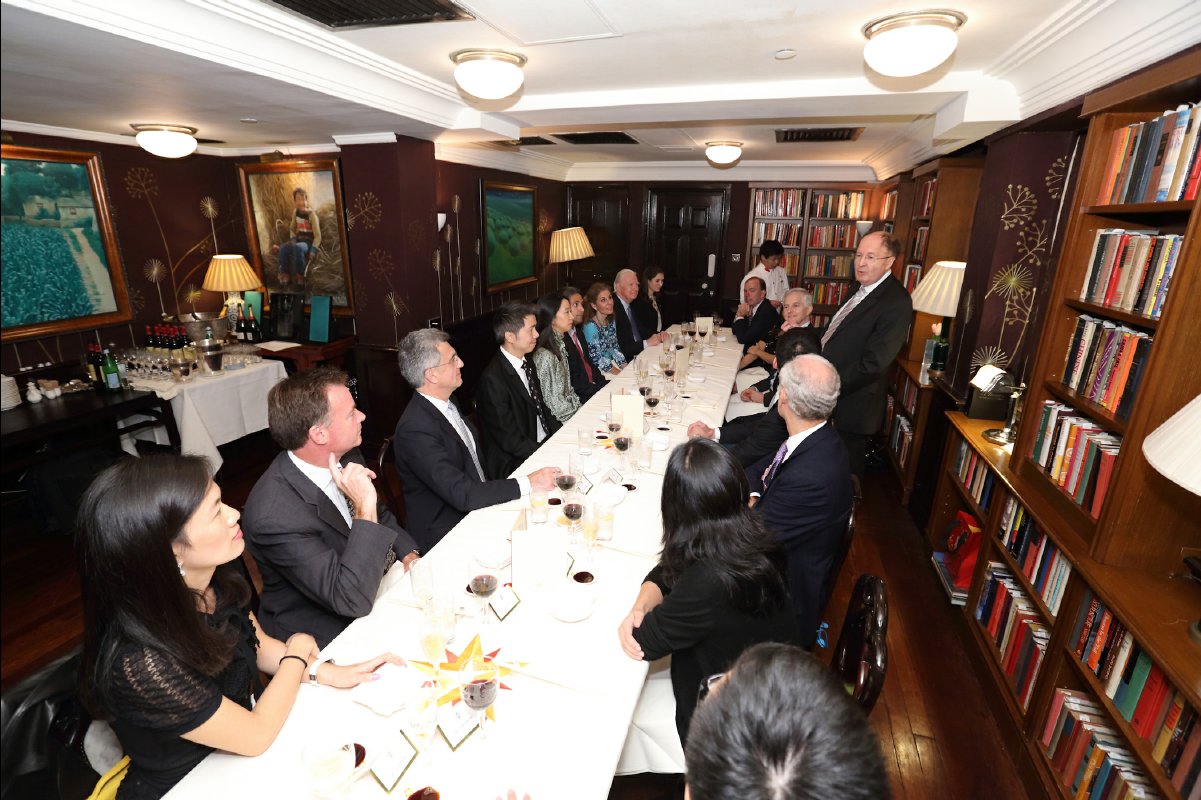 20121105 Trinity Dinner in HK with Sir Gregory Winter41